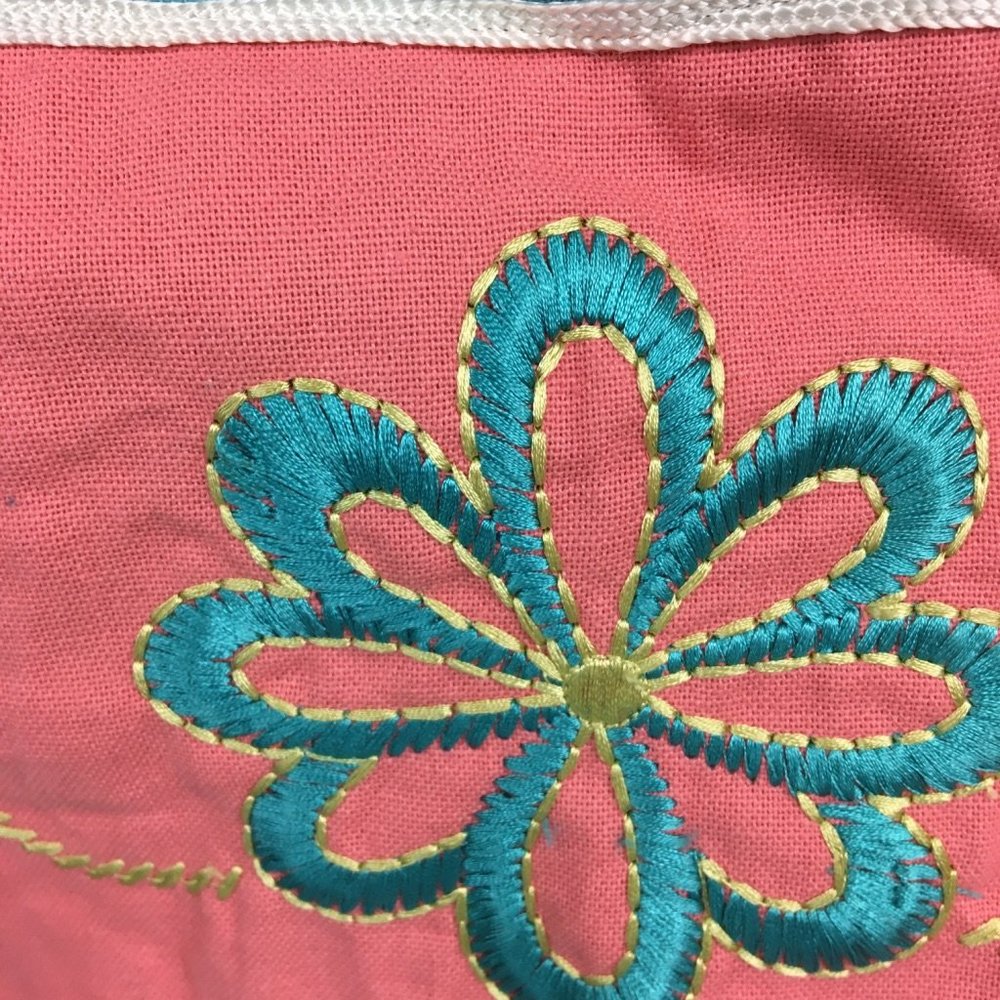 ARTISTIC ACCENTS large table runner Easter eggs - Picture 6 of 11